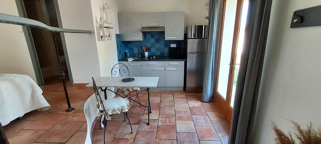 Mas De Plisset Apartment Сан-Жил Екстериор снимка